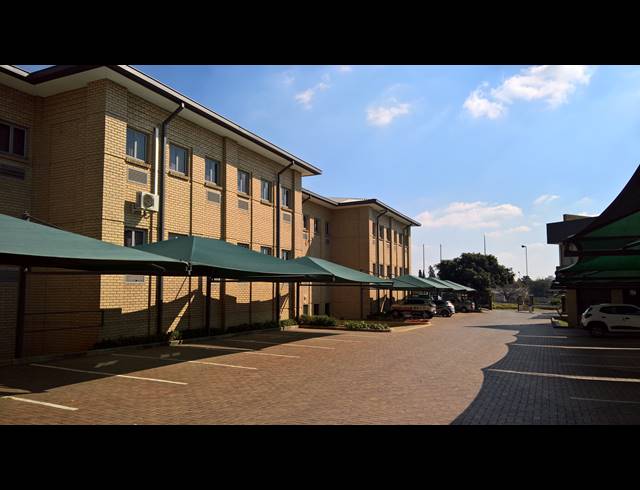 4,740M² OFFICE TO LET IN MEADOWDALE